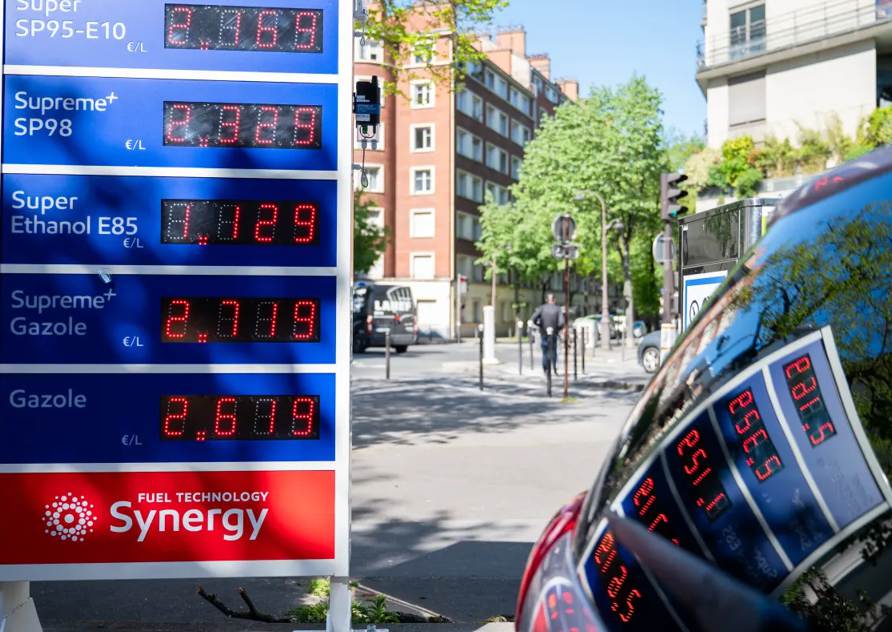 Euro zone inflation jumps to 3% as economic growth almost stalls